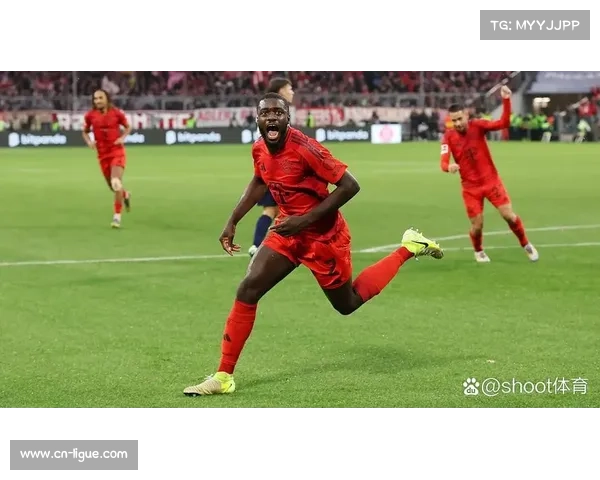 于帕梅卡诺续约正在推进,拜仁后防线关键球员留队